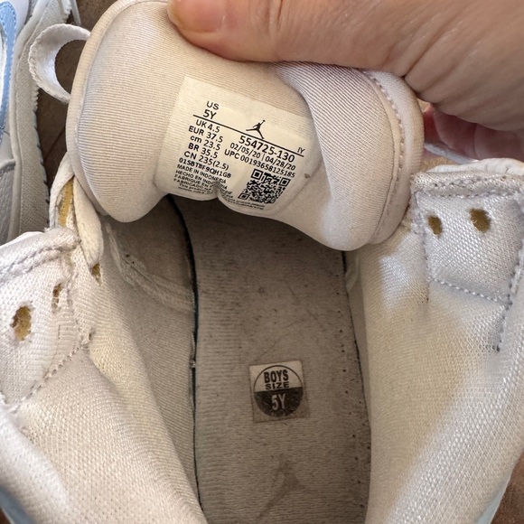 Jordan 1’s Hand Painted White and Blue Sneakers - Picture 6 of 8